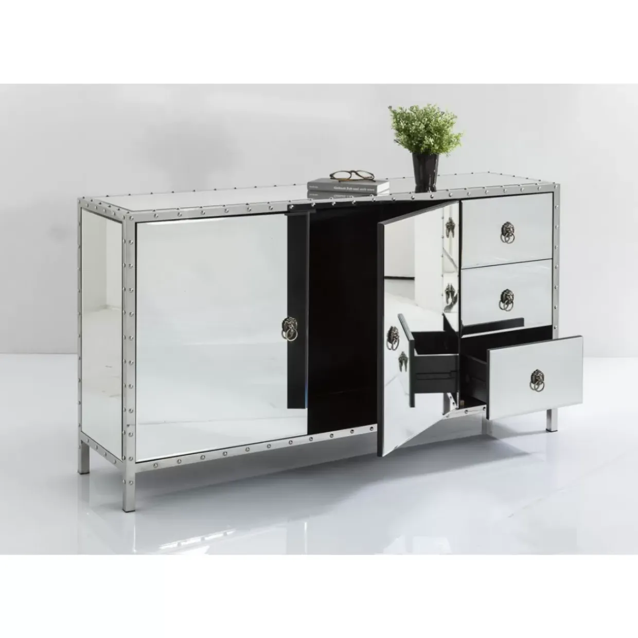 Sideboard Rivet
